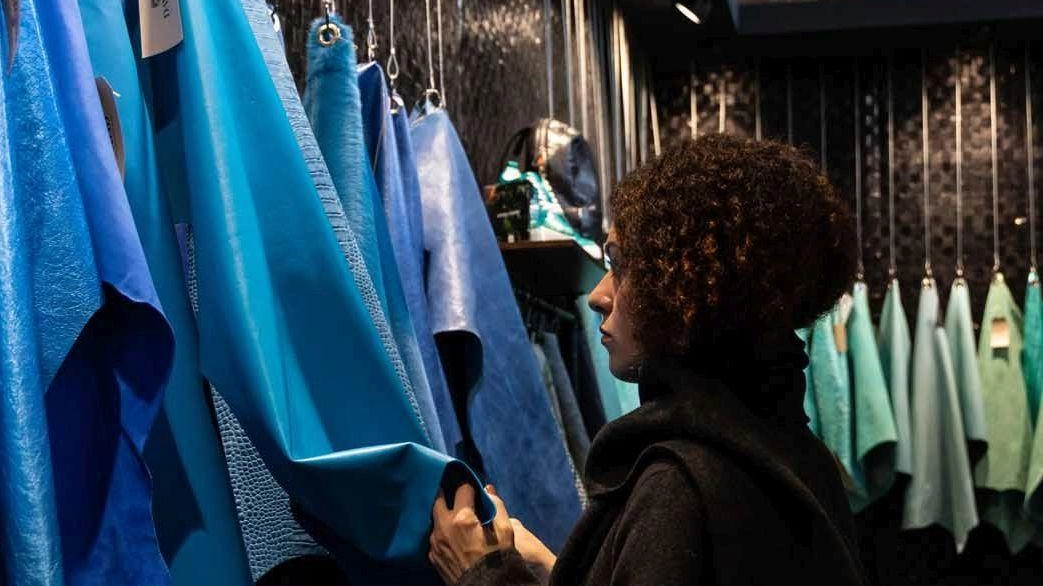 Il. sistema fieristico internazionale di Lineapelle rafforza la propria leadership e si propone in modo ancor più convinto e convincente come momento di sintesi stilistica: rese note tutte le nuove tappe degli eventi estivi Il. sistema fieristico internazionale di Lineapelle rafforza la propria leadership e si propone in modo ancor più convinto e convincente come momento di sintesi stilistica: rese note tutte le nuove tappe degli eventi estivi