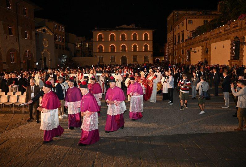 Da S.Frediano al Duomo. Un percorso breve ma ricco di mistero