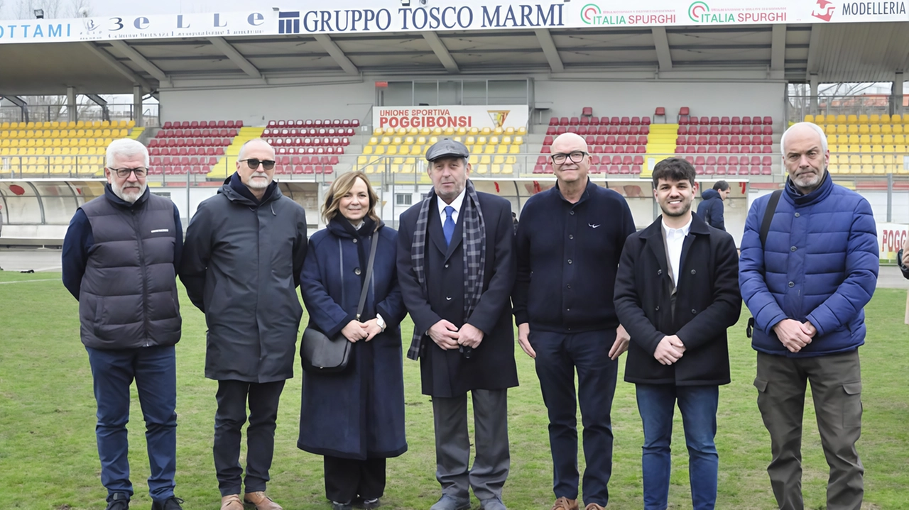 Importante accordo siglato allo stadio Stefano Lotti alla presenza del sindaco Susanna Cenni ma anche dei rappresentati delle tre società valdelsane Importante accordo siglato allo stadio Stefano Lotti alla presenza del sindaco Susanna Cenni ma anche dei rappresentati delle tre società valdelsane