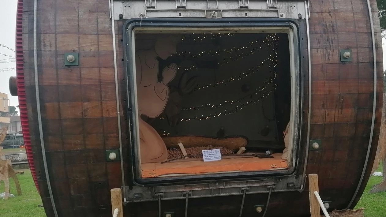 PONTE A EGOLA Vandalizzato il presepe in piazza Stellato Spalletti a Ponte a Egola. La Natività, realizzata dall’associazione Territorio in Comune... PONTE A EGOLA Vandalizzato il presepe in piazza Stellato Spalletti a Ponte a Egola. La Natività, realizzata dall’associazione Territorio in Comune...