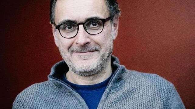 Stasera alle 21,15 a Palazzo Binelli il primo ospite della rassegna ‘Voce all’autore’ è Giampaolo Simi (nella foto) con... Stasera alle 21,15 a Palazzo Binelli il primo ospite della rassegna ‘Voce all’autore’ è Giampaolo Simi (nella foto) con...