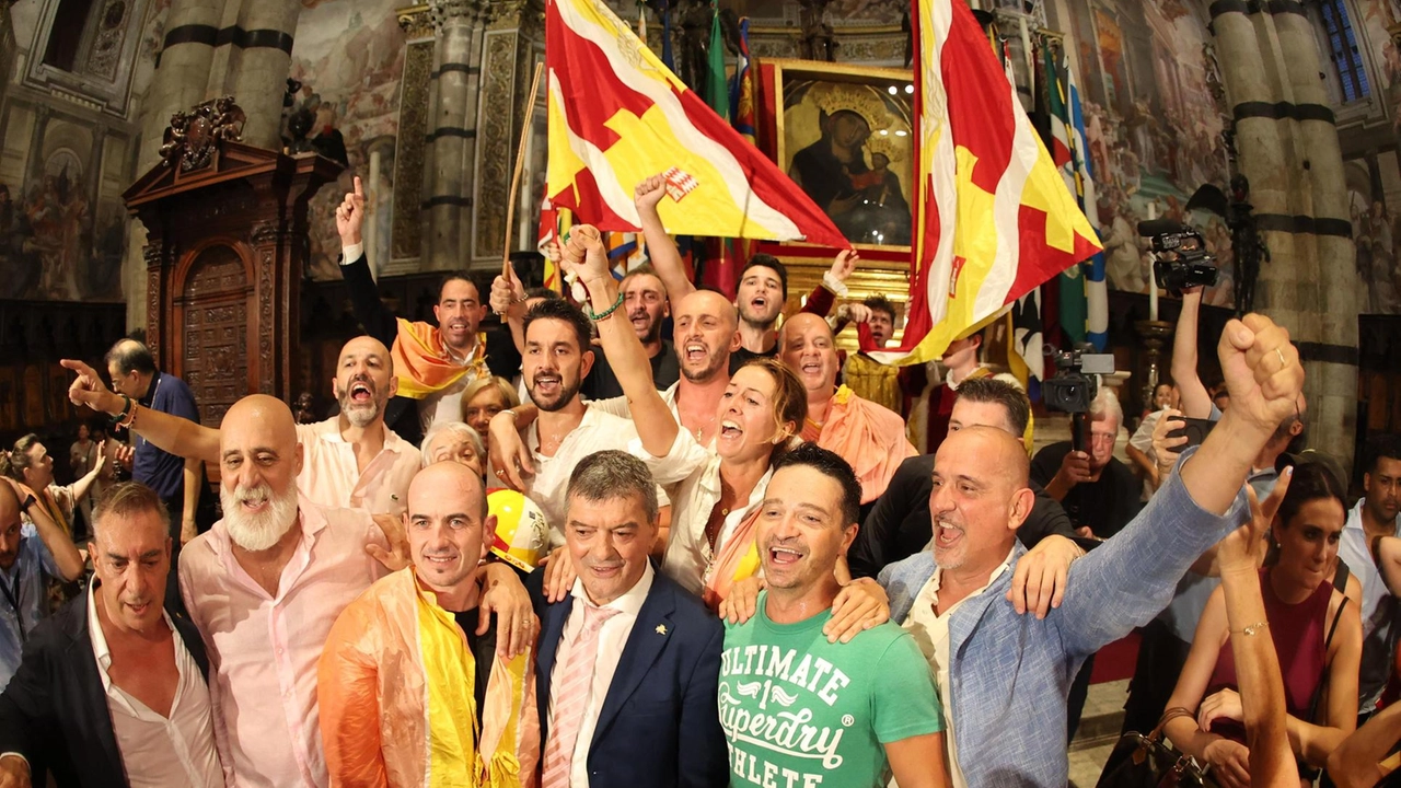 Tutti insieme in Duomo per ringraziare la Madonna e cantare il te Deum