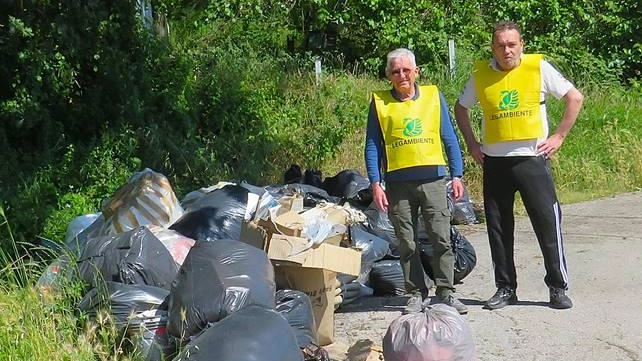 Ancora il problema dei rifiuti e dei sacchi neri abbandonati sul territorio di Quarrata: a denunciare questo grave abuso è... Ancora il problema dei rifiuti e dei sacchi neri abbandonati sul territorio di Quarrata: a denunciare questo grave abuso è...