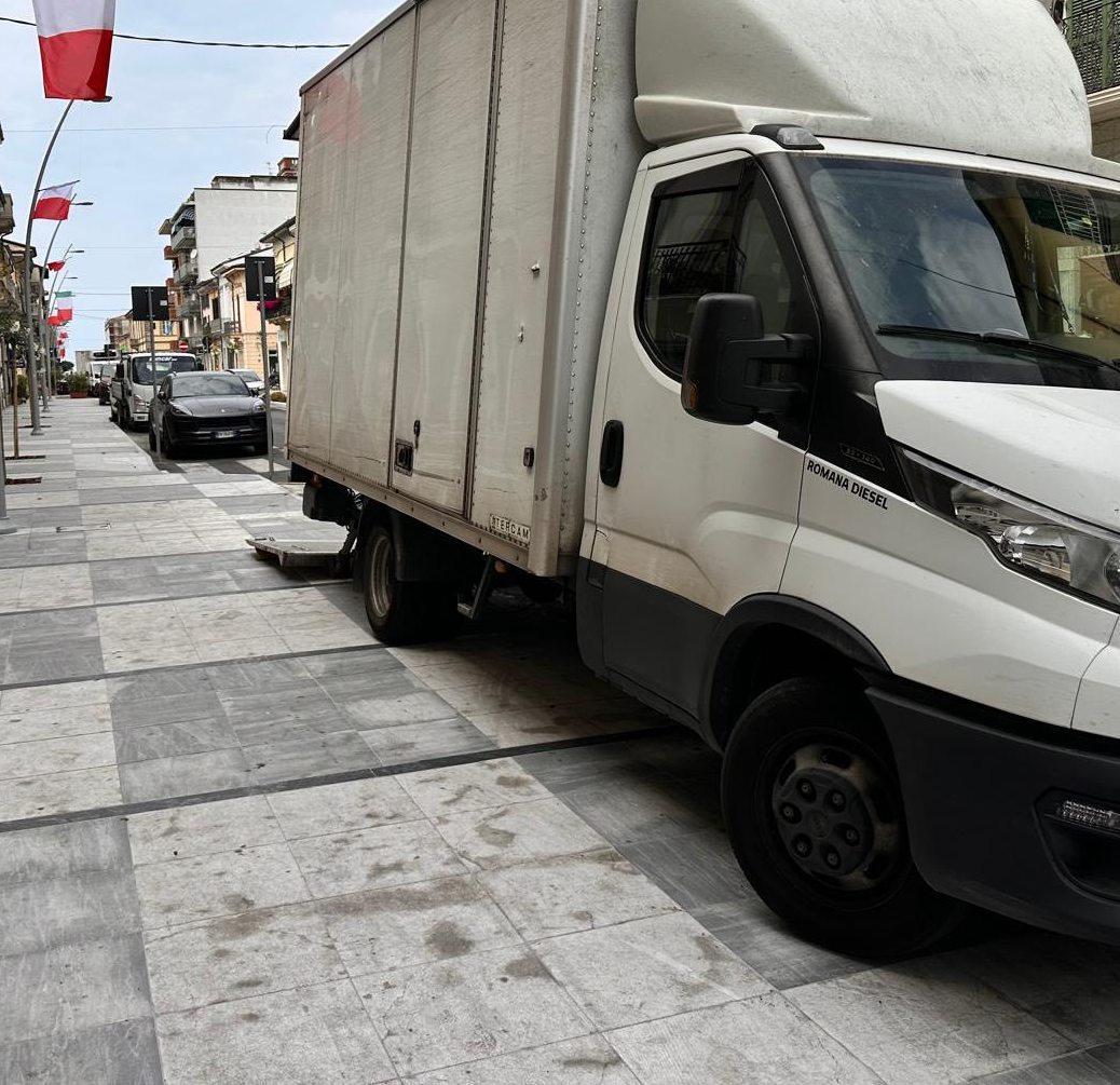 via mazzini appena aperta e gi224 sporca