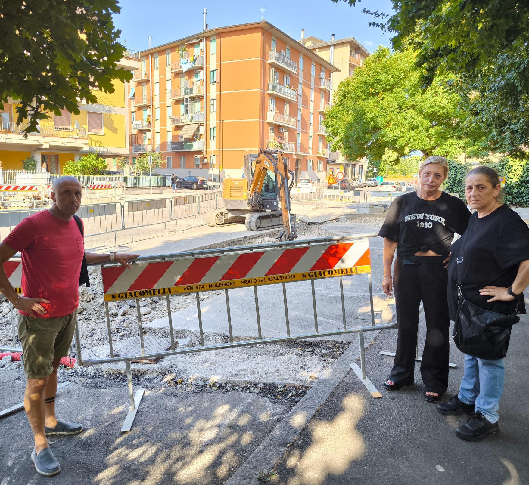 https://www.lanazione.it/image-service/view/acePublic/alias/contentid/N2ZjOTFkODgtMjczZi00/0/via-catani-penalizzata-la-rabbia-dei-residenti.jpeg