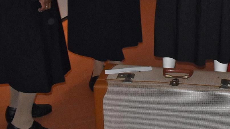 Il Museo Luzzetti a Grosseto ospita una mostra per celebrare i 90 anni dell'Istituto Sant'Anna, fondato nel 1934. L'esposizione documenta la storia educativa dell'istituto attraverso fotografie, registri e divise degli studenti. La mostra, patrocinata dal Comune, sarà aperta fino al 13 ottobre. Il Museo Luzzetti a Grosseto ospita una mostra per celebrare i 90 anni dell'Istituto Sant'Anna, fondato nel 1934. L'esposizione documenta la storia educativa dell'istituto attraverso fotografie, registri e divise degli studenti. La mostra, patrocinata dal Comune, sarà aperta fino al 13 ottobre.