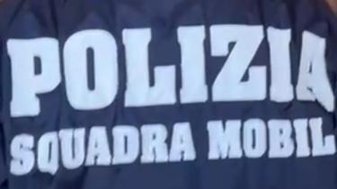 https://www.lanazione.it/image-service/view/acePublic/alias/contentid/N2ZkYWMzNzUtZWY0YS00/0/blitz-in-centri-massaggi-e-laboratori-tessili.jpeg?f=16:9&w=1200&h=630