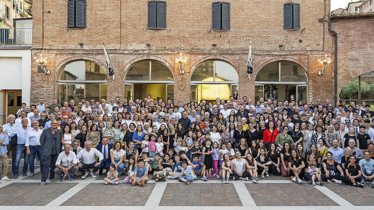 Una pubblicazione e tante memorie per celebrare la ricorrenza "È il luogo dove viviamo le nostre emozioni e che unisce le generazioni". Una pubblicazione e tante memorie per celebrare la ricorrenza "È il luogo dove viviamo le nostre emozioni e che unisce le generazioni".