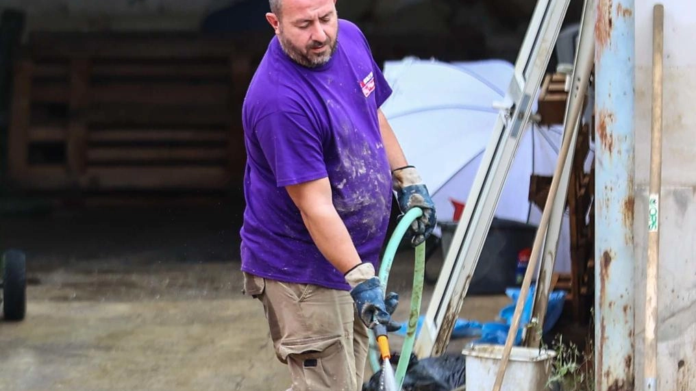 Emergenza in Valdelsa: sindaci e politici chiedono azioni concrete per la nuova 429 e la riduzione del rischio idraulico. La sicurezza del territorio è a rischio fino alla conclusione delle opere necessarie. Emergenza in Valdelsa: sindaci e politici chiedono azioni concrete per la nuova 429 e la riduzione del rischio idraulico. La sicurezza del territorio è a rischio fino alla conclusione delle opere necessarie.