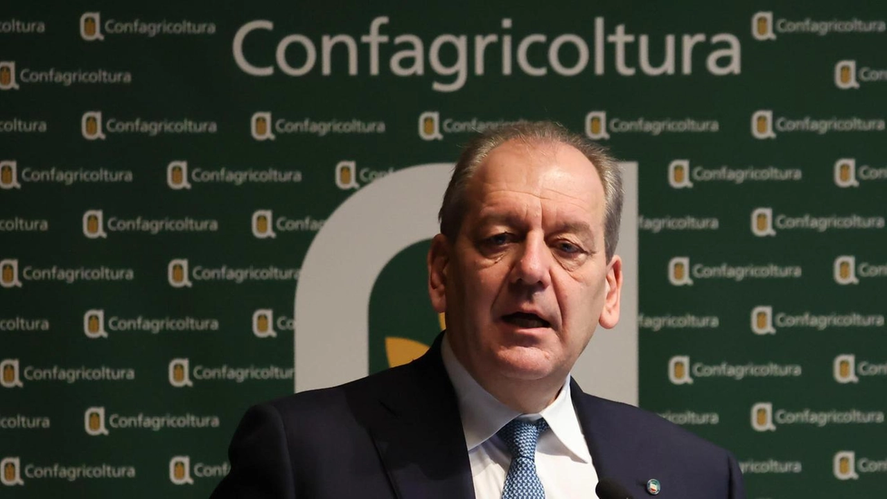 Patrizio La Pietra, sottosegretario all’agricoltura con delega al florovivaismo Patrizio La Pietra, sottosegretario all’agricoltura con delega al florovivaismo