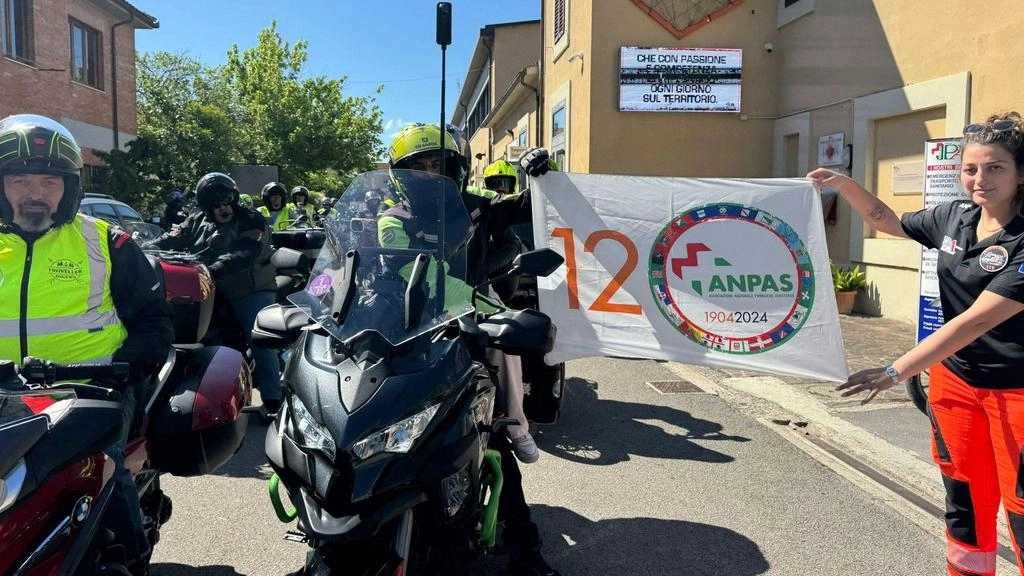 Tante iniziative per la Festa della Pubblica assistenza della Val d’Arbia Non poteva mancare una raccolta di fondi da donare alle Scotte Tante iniziative per la Festa della Pubblica assistenza della Val d’Arbia Non poteva mancare una raccolta di fondi da donare alle Scotte
