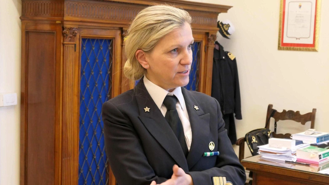 Silvia Brini, comandante della capitaneria di porto di Viareggio Silvia Brini, comandante della capitaneria di porto di Viareggio