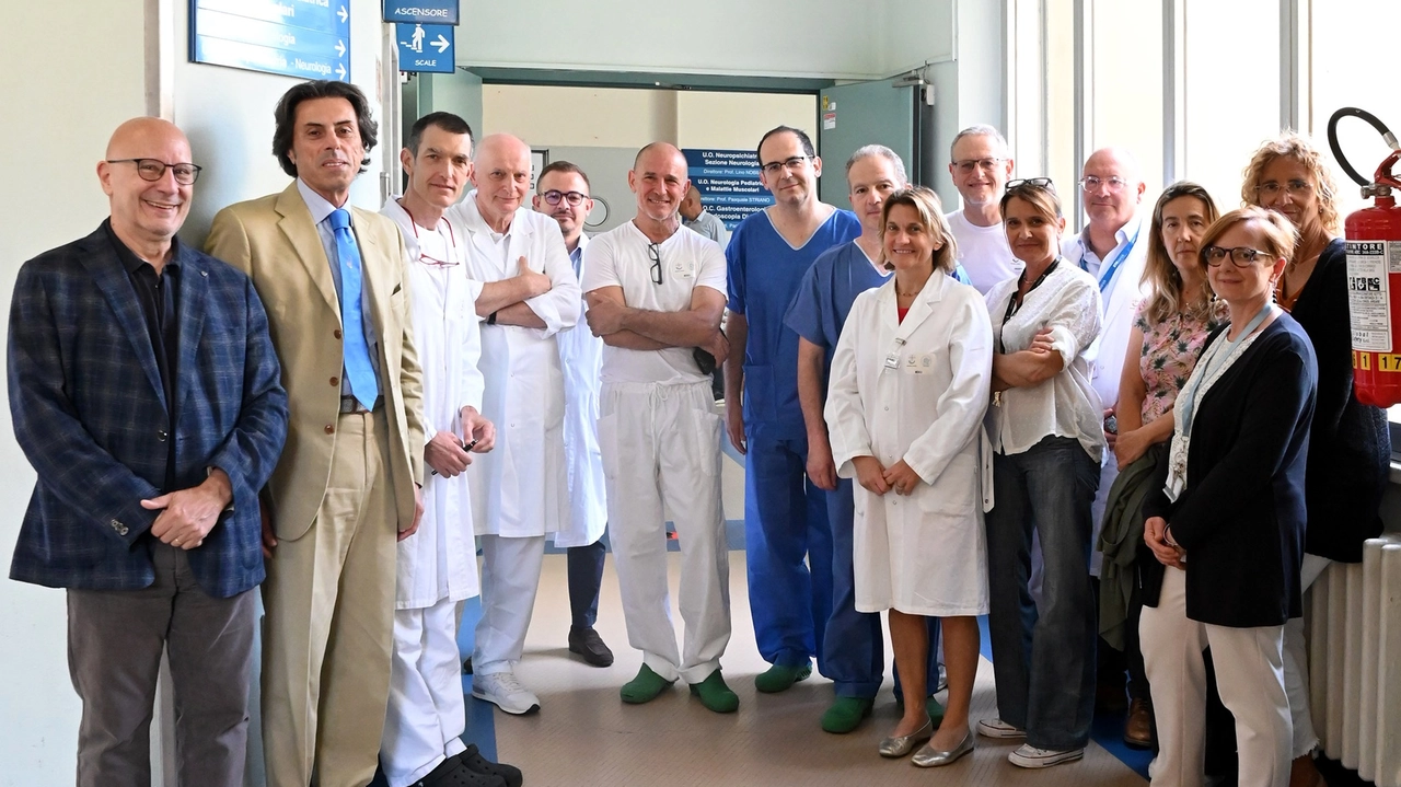 Il gruppo di chirurghi che ha completato l'intervento al Gaslini Il gruppo di chirurghi che ha completato l'intervento al Gaslini