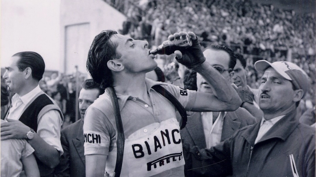 Fausto Coppi arrivò secondo a Modena nel lontano 1955 Fausto Coppi arrivò secondo a Modena nel lontano 1955