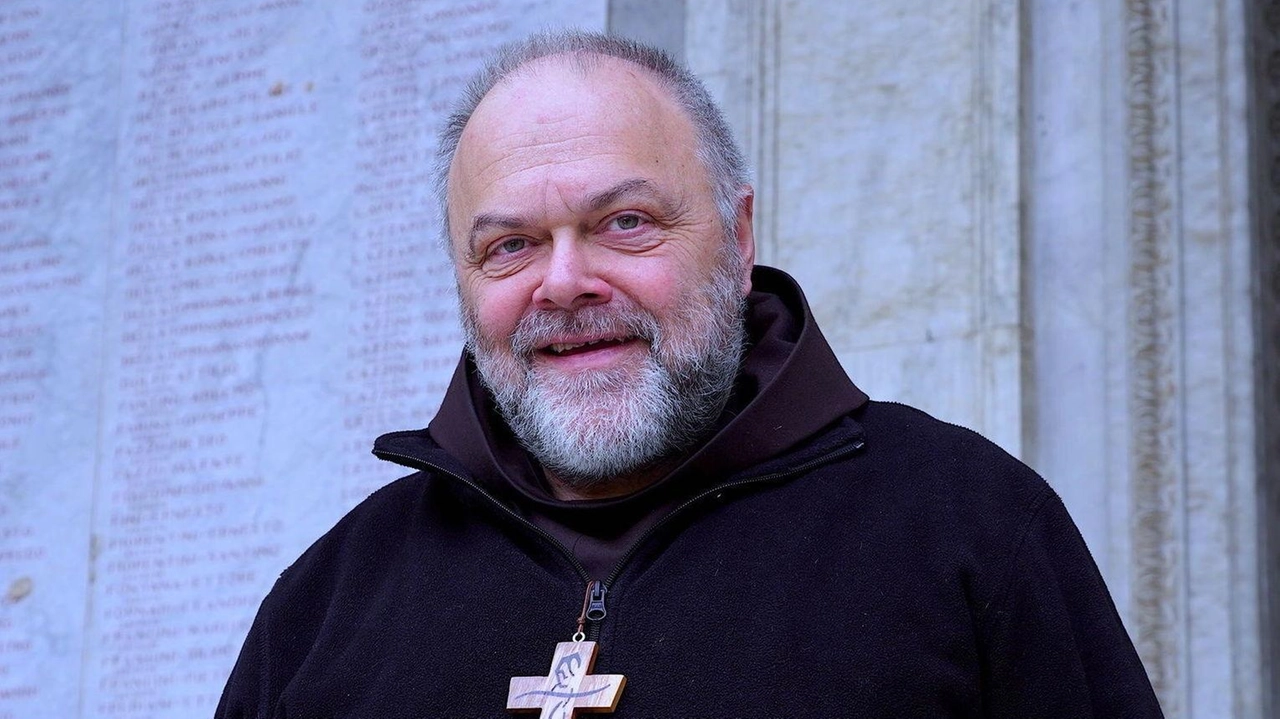 Il vescovo della Diocesi di Massa Carrara-Pontremoli Mario Vaccari Il vescovo della Diocesi di Massa Carrara-Pontremoli Mario Vaccari
