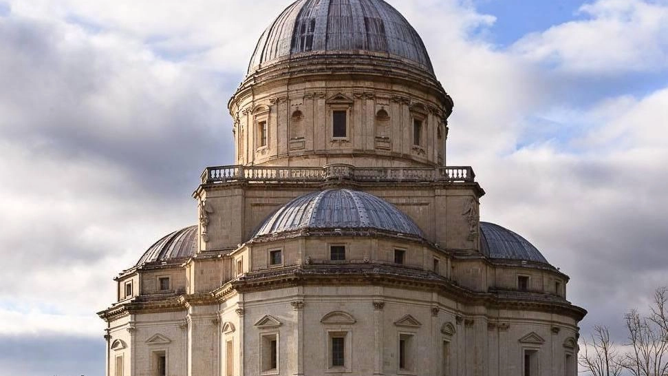 TODI – Nuova vita per l’affresco dell’altare barocco del Tempio di Santa Maria della Consolazione, tanto caro alla comunità. È... TODI – Nuova vita per l’affresco dell’altare barocco del Tempio di Santa Maria della Consolazione, tanto caro alla comunità. È...