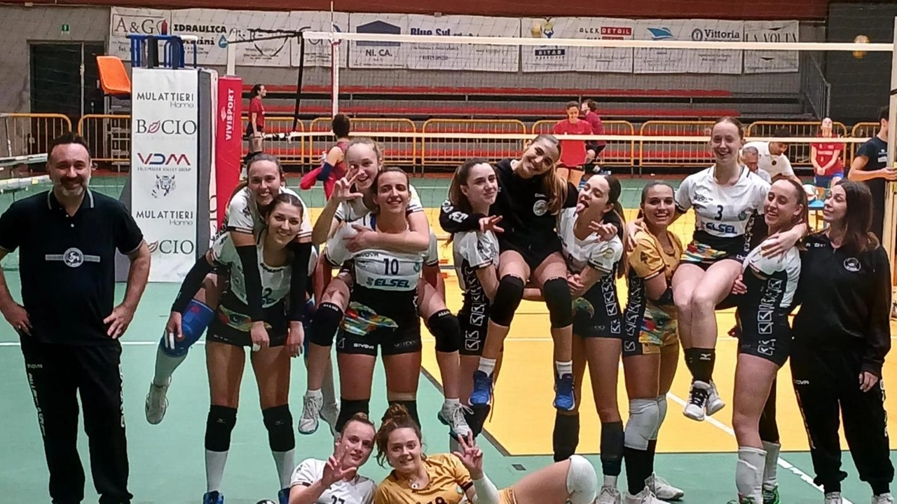 Vdm SANTO Stefano 1 Elsel La Spezia 3 (22-25; 22-25; 25-23; 22-25) VDM SANTO STEFANO MAGRA: Arnaut, Gigantesco, Josanu, Lucatelli, Salvi, Sebastiani, Taranto,... Vdm SANTO Stefano 1 Elsel La Spezia 3 (22-25; 22-25; 25-23; 22-25) VDM SANTO STEFANO MAGRA: Arnaut, Gigantesco, Josanu, Lucatelli, Salvi, Sebastiani, Taranto,...