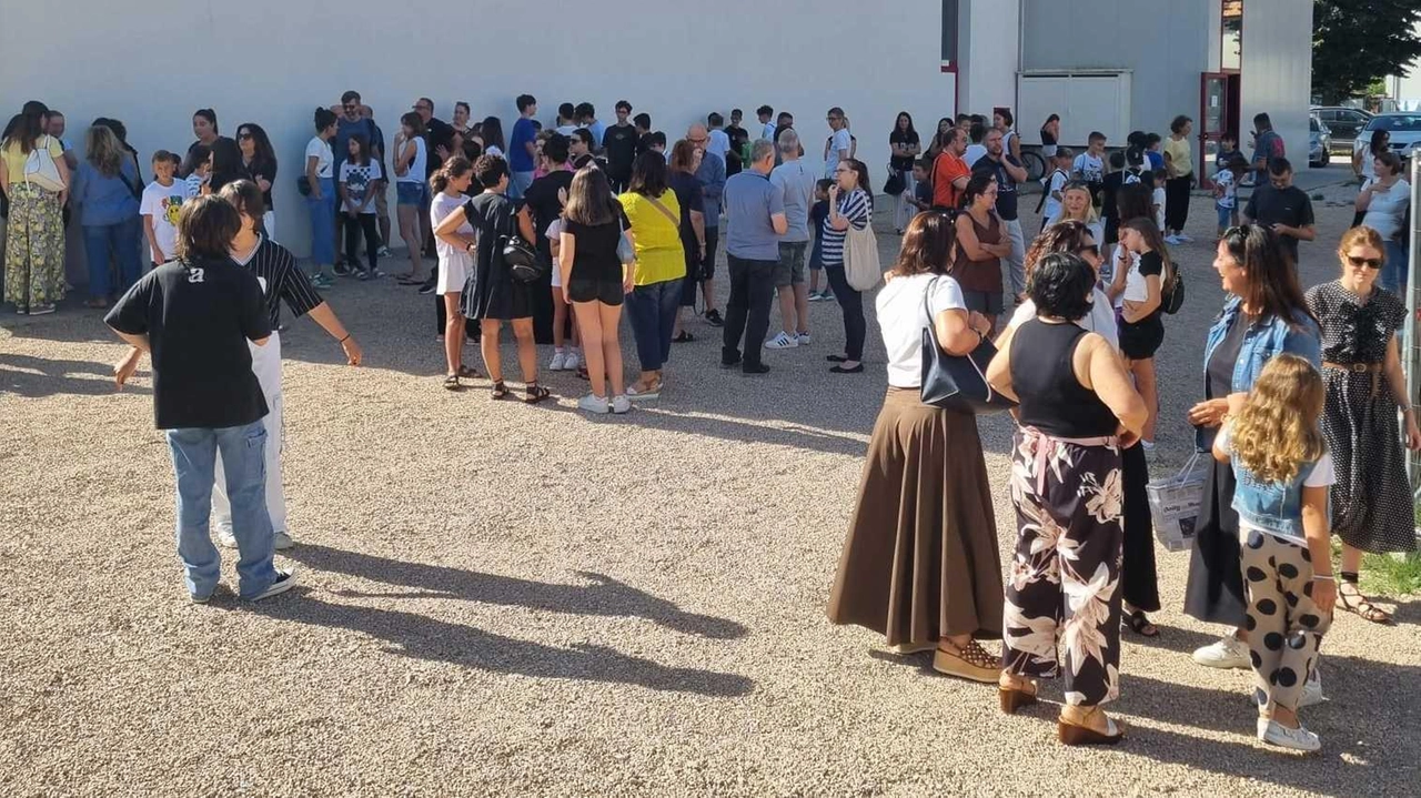 A San Giustino inaugurati nuovi moduli scolastici per accogliere studenti durante l'anno 2024/2025. Lavori in corso anche alla scuola media Leonardo da Vinci di Selci Lama, finanziati con 3 milioni di euro dal Pnrr. Priorità agli interventi sismici e di efficientamento energetico. A San Giustino inaugurati nuovi moduli scolastici per accogliere studenti durante l'anno 2024/2025. Lavori in corso anche alla scuola media Leonardo da Vinci di Selci Lama, finanziati con 3 milioni di euro dal Pnrr. Priorità agli interventi sismici e di efficientamento energetico.