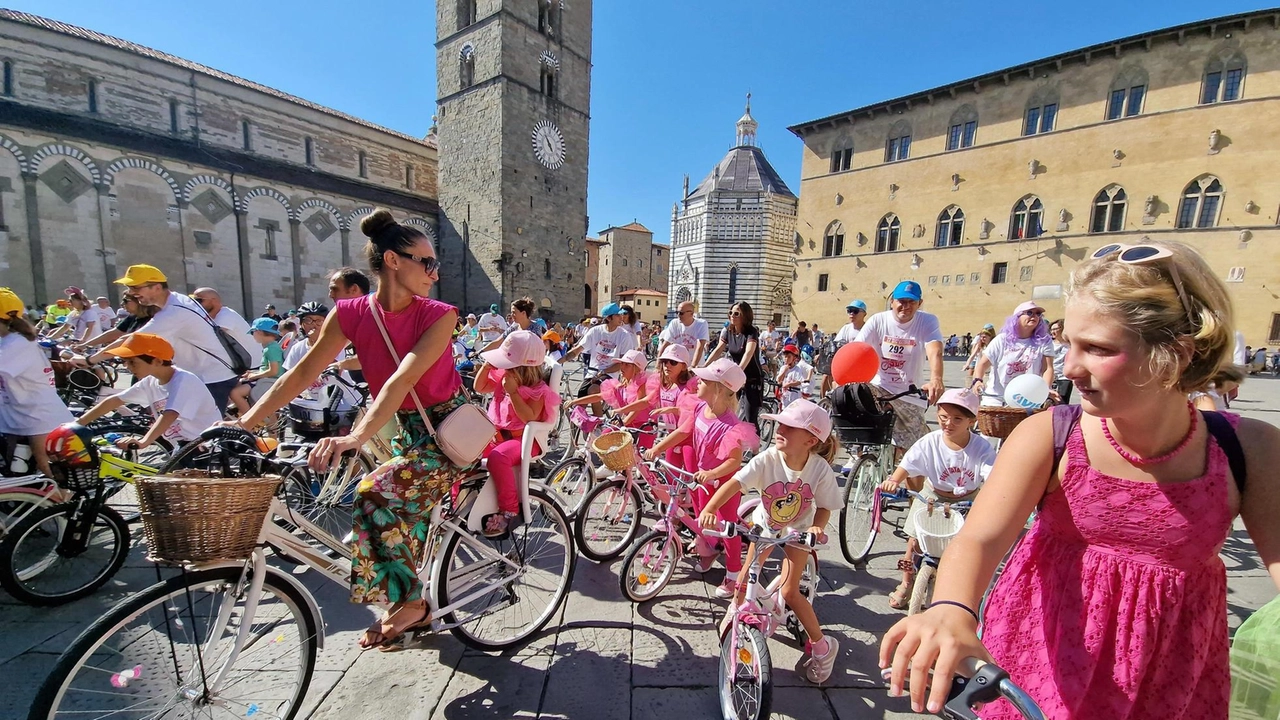 La diciottesima edizione della colorata kermesse sarà l’otto settembre. I pistoiesi sono già all’opera per preparare le maschere su due ruote. La diciottesima edizione della colorata kermesse sarà l’otto settembre. I pistoiesi sono già all’opera per preparare le maschere su due ruote.