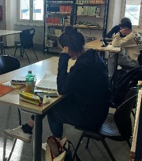 petizione per la biblioteca oltre 16mila firme raccolte