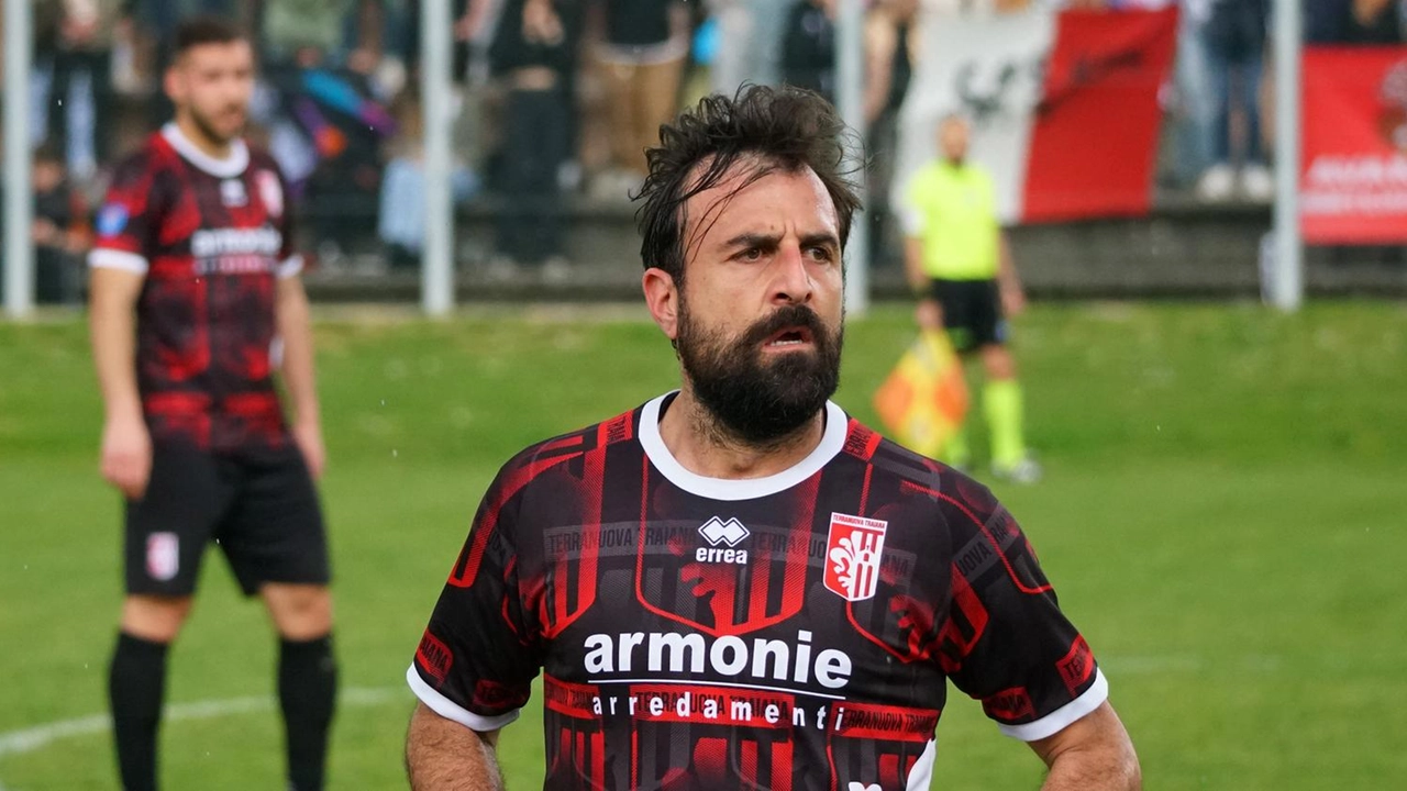 TERRANUOVA È Tommaso Degl’Innocenti (nella foto) a suonare la carica del Terranuova Traiana in vista della prima di campionato contro il... TERRANUOVA È Tommaso Degl’Innocenti (nella foto) a suonare la carica del Terranuova Traiana in vista della prima di campionato contro il...