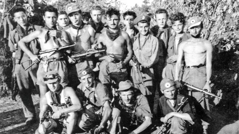 Armido Spagnoli, morto a 97 anni, è il quinto da destra nella fila in piedi