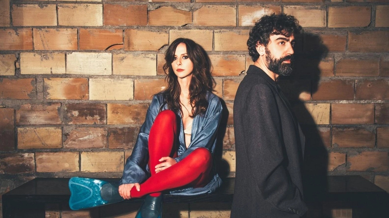 Caterina Guzzanti e Federico Vigorito al Puccini il 6 marzo, l’appuntamento è per le 21 con uno spettacolo interamente scritto da lei Caterina Guzzanti e Federico Vigorito al Puccini il 6 marzo, l’appuntamento è per le 21 con uno spettacolo interamente scritto da lei