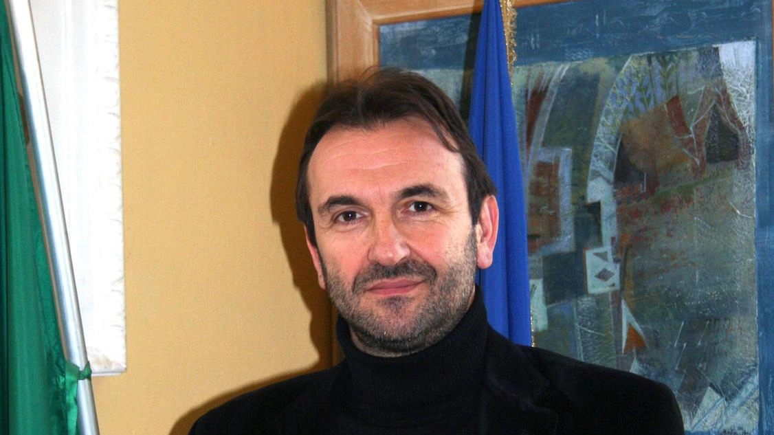 Il sindaco Luca Santini Il sindaco Luca Santini