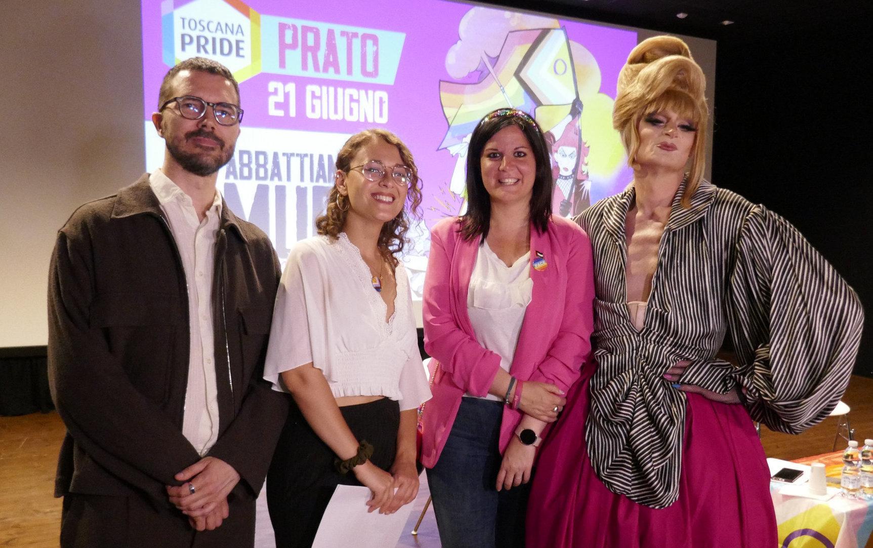 Toscana Pride a Pistoia. È il giorno del party. Il nodo del patrocinio scatena le polemiche Toscana Pride a Pistoia. È il giorno del party. Il nodo del patrocinio scatena le polemiche