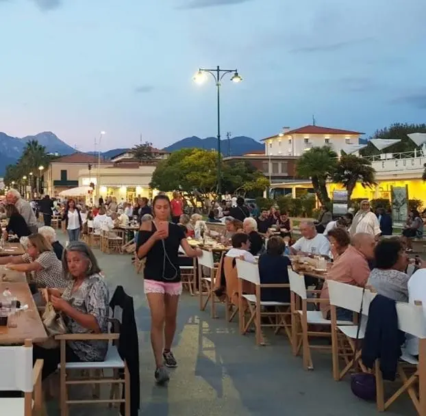 Forte dei Marmi, a cena sul pontile coi migliori chef