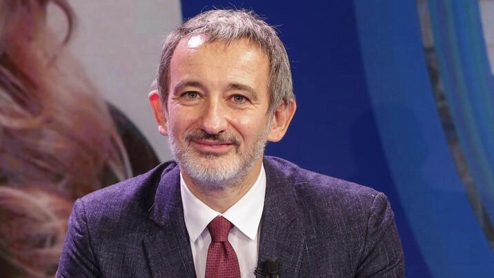 Il Premio giornalistico Cinque Terre assegnato a Pietro Senaldi (foto Ansa) Il Premio giornalistico Cinque Terre assegnato a Pietro Senaldi (foto Ansa)