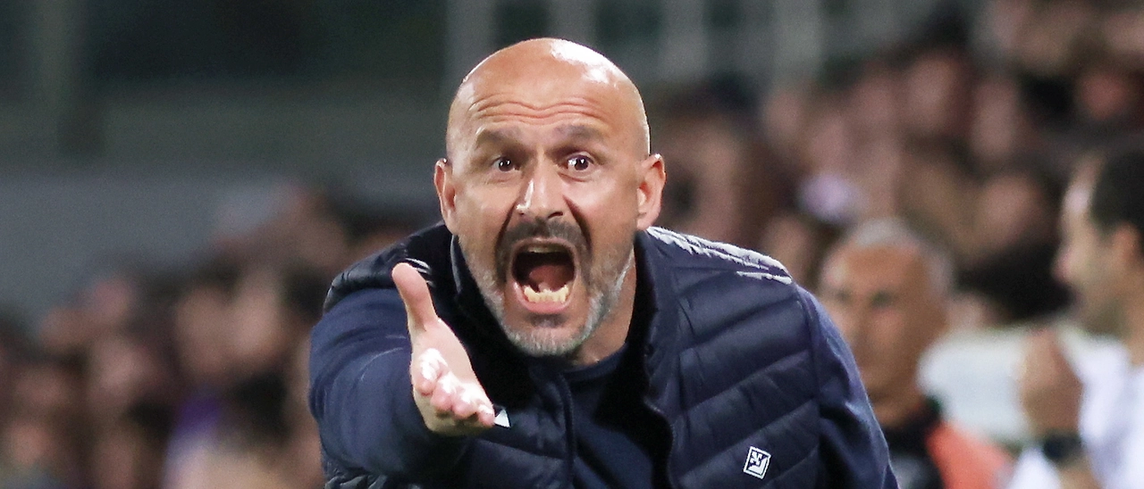 Fiorentina, esame di Italiano: a Firenze col Bologna. I tifosi: “Si merita i fischi”. “Bella la dedica a Barone”