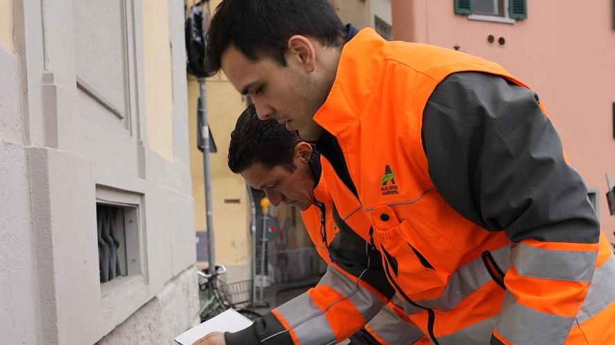 Sono sempre di più i Comuni che scelgono di attivare il servizio. Il presidente Perra: "La continuità e la capillarità dei controlli . contribuiscono a migliorare il sistema di raccolta e mantenere il decoro". Sono sempre di più i Comuni che scelgono di attivare il servizio. Il presidente Perra: "La continuità e la capillarità dei controlli . contribuiscono a migliorare il sistema di raccolta e mantenere il decoro".