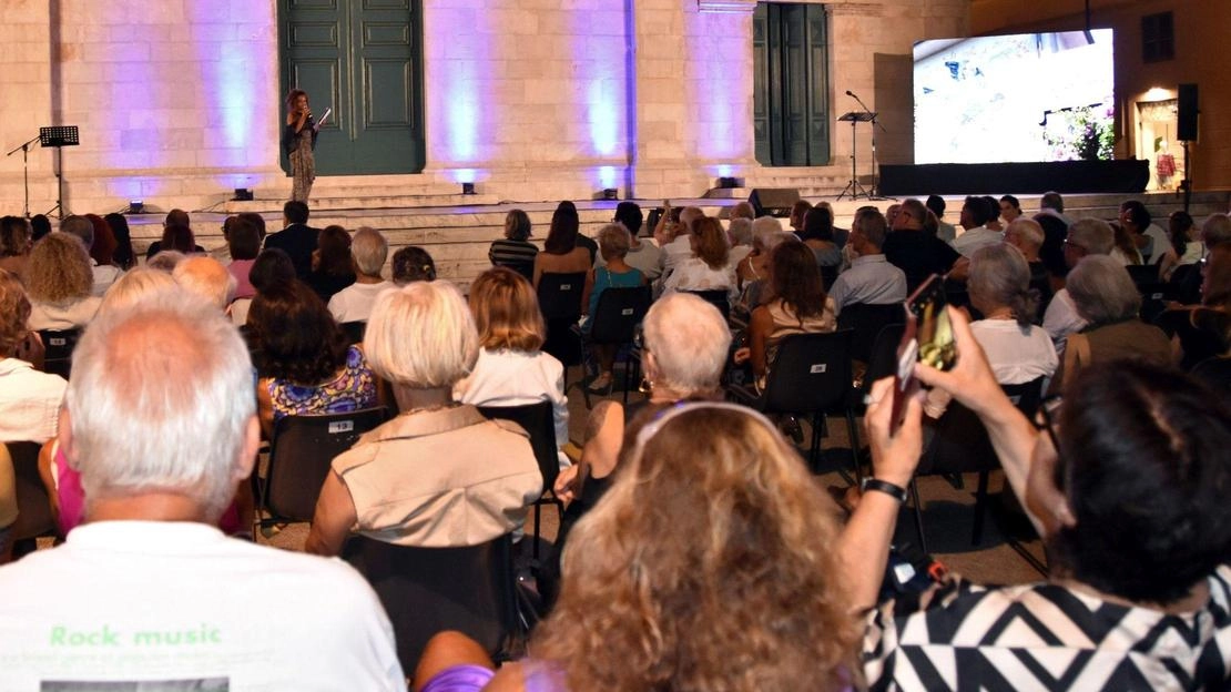 Dalle 21,30 in piazza Duomo sul sagrato della Collegiata soi svolgerà la conclusione del Premio