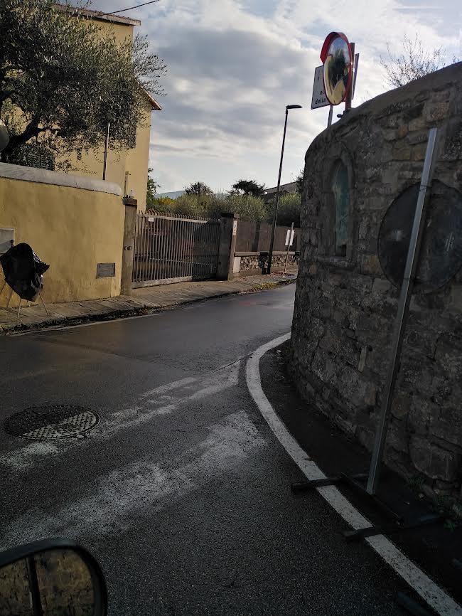 via fortini i lavori per il rifacimento del muro privato inizieranno il 25 agosto