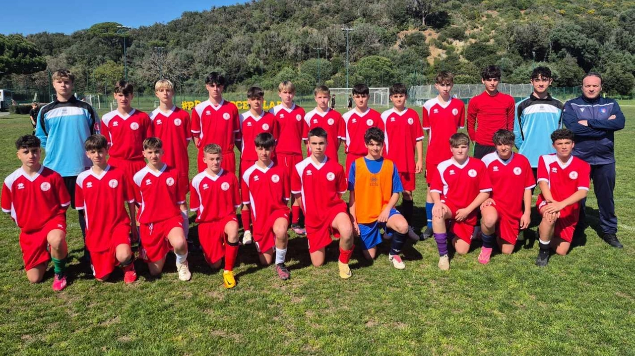 La rappresentativa impegnata nel ’trofeo orlandi’. Giovanissimi, in semifinale si impone il Pisa. Ma la squadra è da applausi