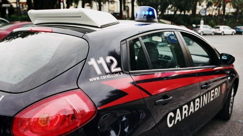 L'indagine dei carabinieri (foto Ansa)