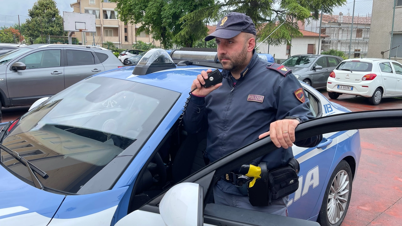 Le indagini sono della polizia di Pontedera