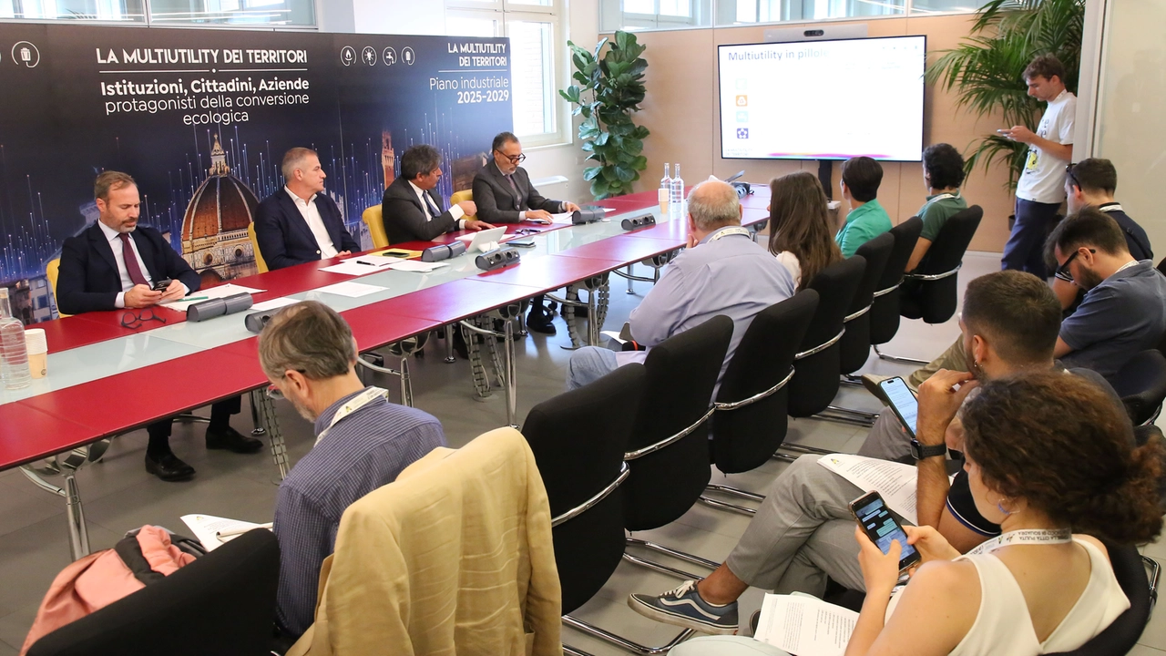 Multiutility Toscana, ecco il piano industriale: 2,5 miliardi di investimenti e niente quotazione in borsa