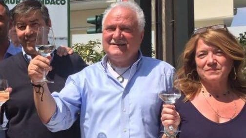 Scatto amarcord il sindaco Bruno Murzi insieme a Enrico Ghiselli e Simona Seveso ai tempi della loro intesa politica Scatto amarcord il sindaco Bruno Murzi insieme a Enrico Ghiselli e Simona Seveso ai tempi della loro intesa politica