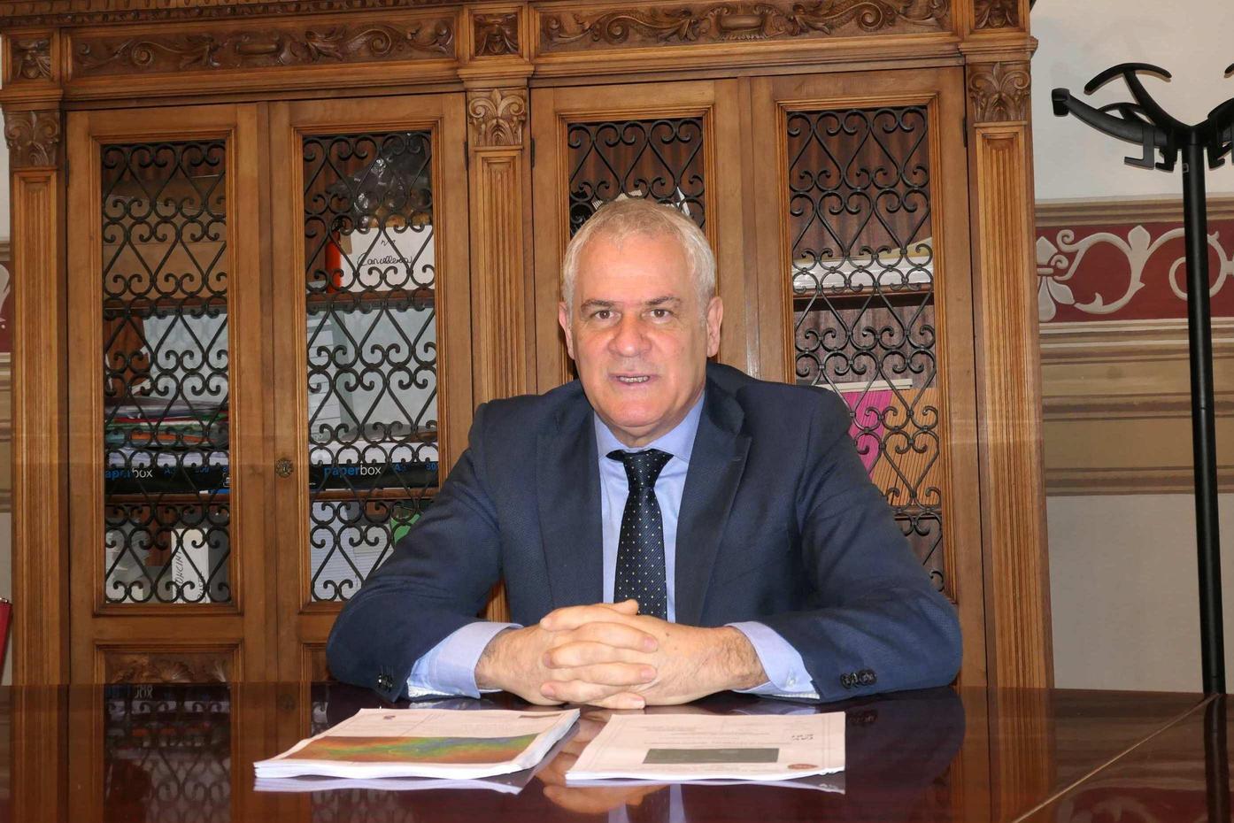 Scontro politico sui soldi: "Mutui? Sono 49 milioni. Tutte le cause sono risolte" Scontro politico sui soldi: "Mutui? Sono 49 milioni. Tutte le cause sono risolte"