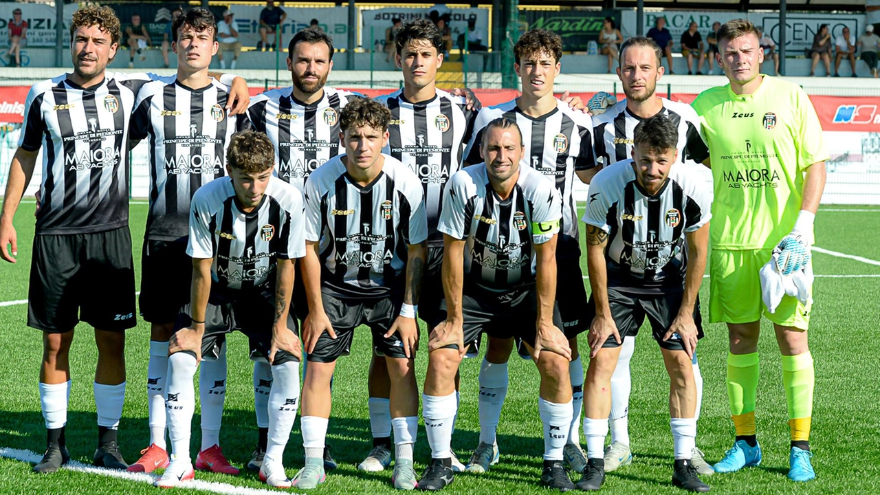 È stato un weekend di amichevoli per le principali squadre versiliesi dei dilettanti. Il clou sabato sera è andato in... È stato un weekend di amichevoli per le principali squadre versiliesi dei dilettanti. Il clou sabato sera è andato in...