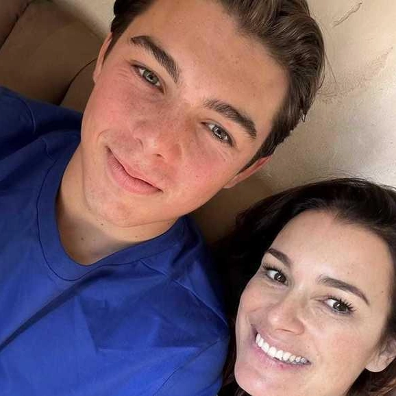 Cuore di mamma. Alena Seredova esulta per Buffon