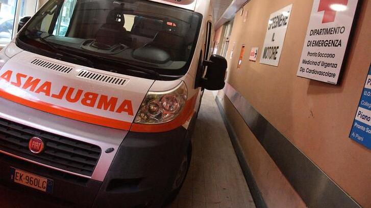 Scontro tra scooter e auto a San Concordio, grave una donna: portata a Cisanello Scontro tra scooter e auto a San Concordio, grave una donna: portata a Cisanello