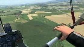 Una bella scarica di adrenalina quando ci si mette in volo su un ultraleggero per ammirare la Toscana dall’alto Una bella scarica di adrenalina quando ci si mette in volo su un ultraleggero per ammirare la Toscana dall’alto