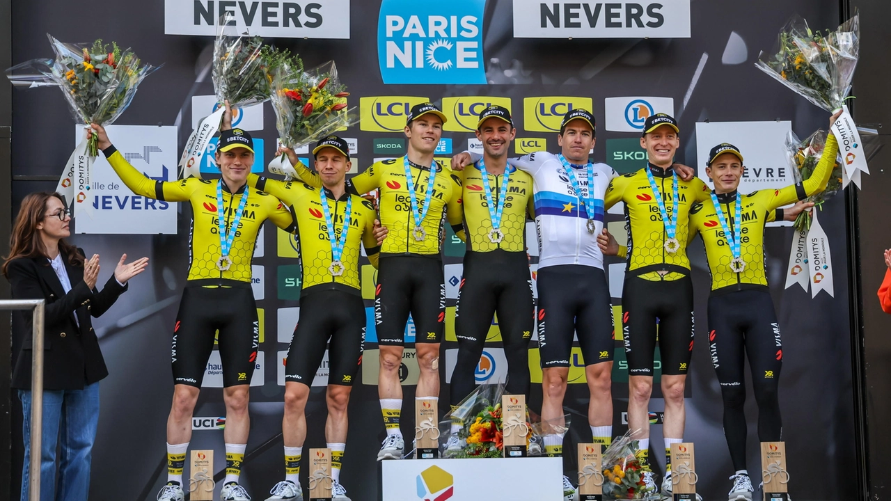 Tour de France 2025, la Visma-Lease a Bike presenta la squadra: tante star con Vingegaard