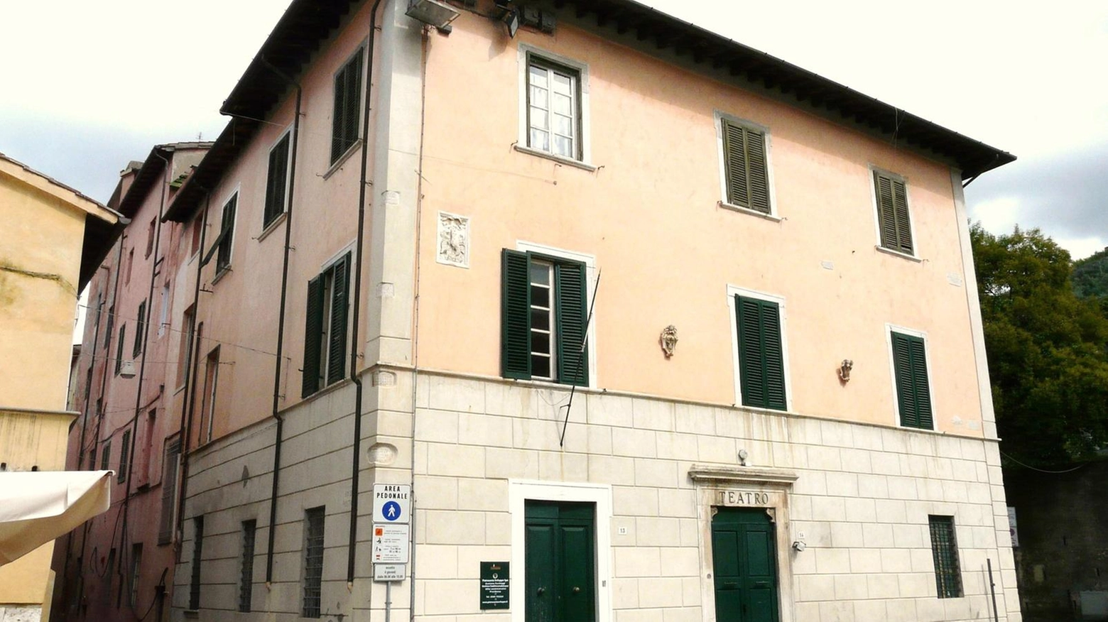 Palazzo Pretorio: "Assemblea pubblica"