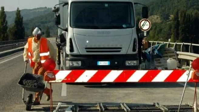 Uno degli ultimi interventi nella zona del Ponte di Serravalle Il maxi cantiere sarà aperto nel 2026 Saranno realizzati. percorsi pedonali Uno degli ultimi interventi nella zona del Ponte di Serravalle Il maxi cantiere sarà aperto nel 2026 Saranno realizzati. percorsi pedonali