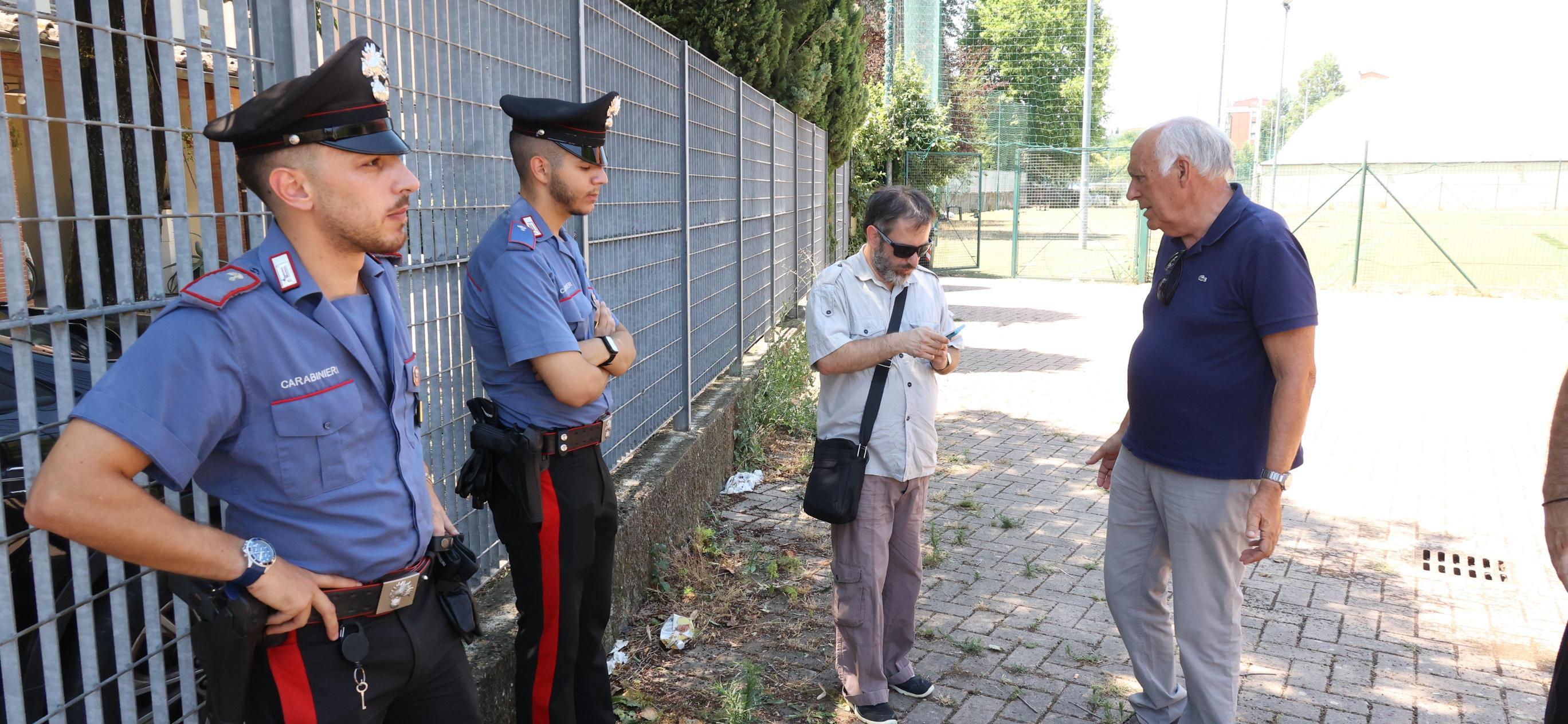 il caso spogliatoi occupati blitz di perini al campo pronti ad azioni immediate