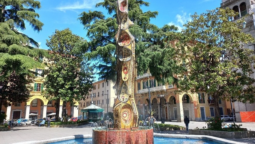 La fontana di piazza Brin La fontana di piazza Brin